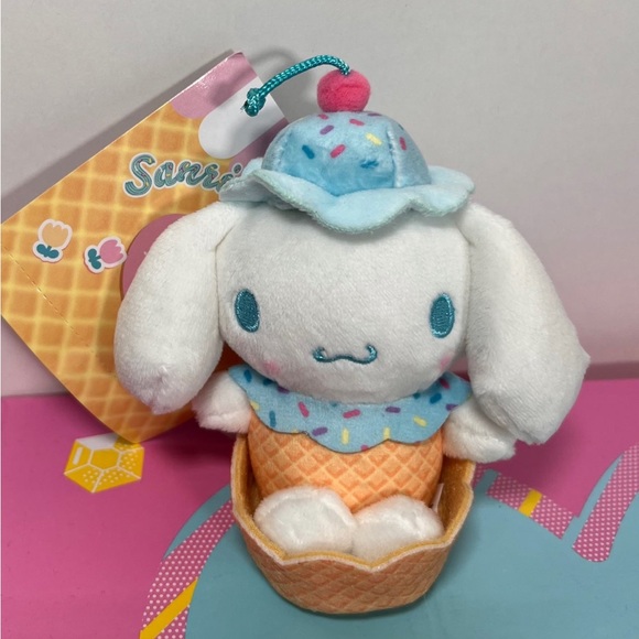 Cinnamoroll Icecream Parlor Sundae Plush Keychain - Cosplay- Sanrio - NWT - Picture 1 of 6